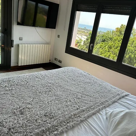 Villa Burriac With Private Pool, Costa Maresme, 20 Minutes From Barcelona Cabrils
