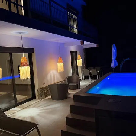 Stylish With Terrace And Private Pool, Maresme Vil·la