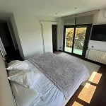 Stylish With Terrace And Private Pool, Maresme カブリルス