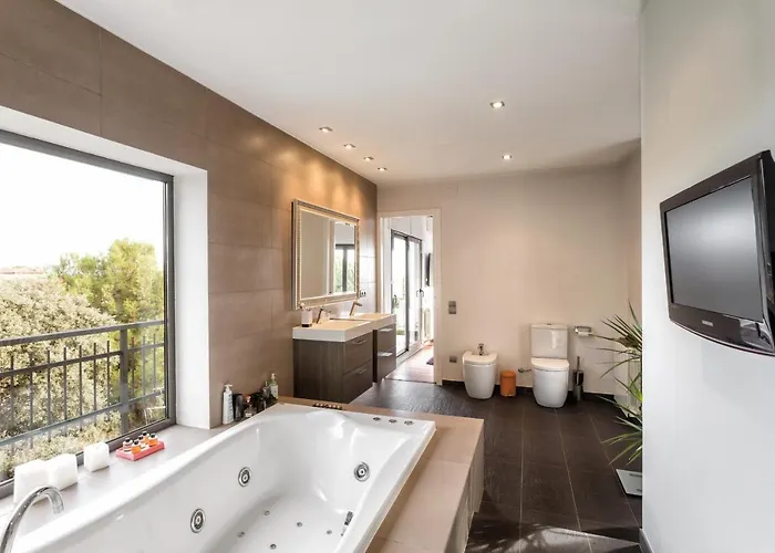 Stylish Home With Terrace And Private Pool, Maresme